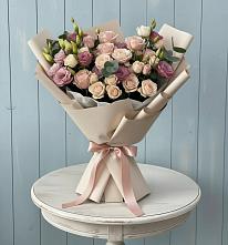 Букет цветов из:  Розы и Лизиантусы в Рахье
