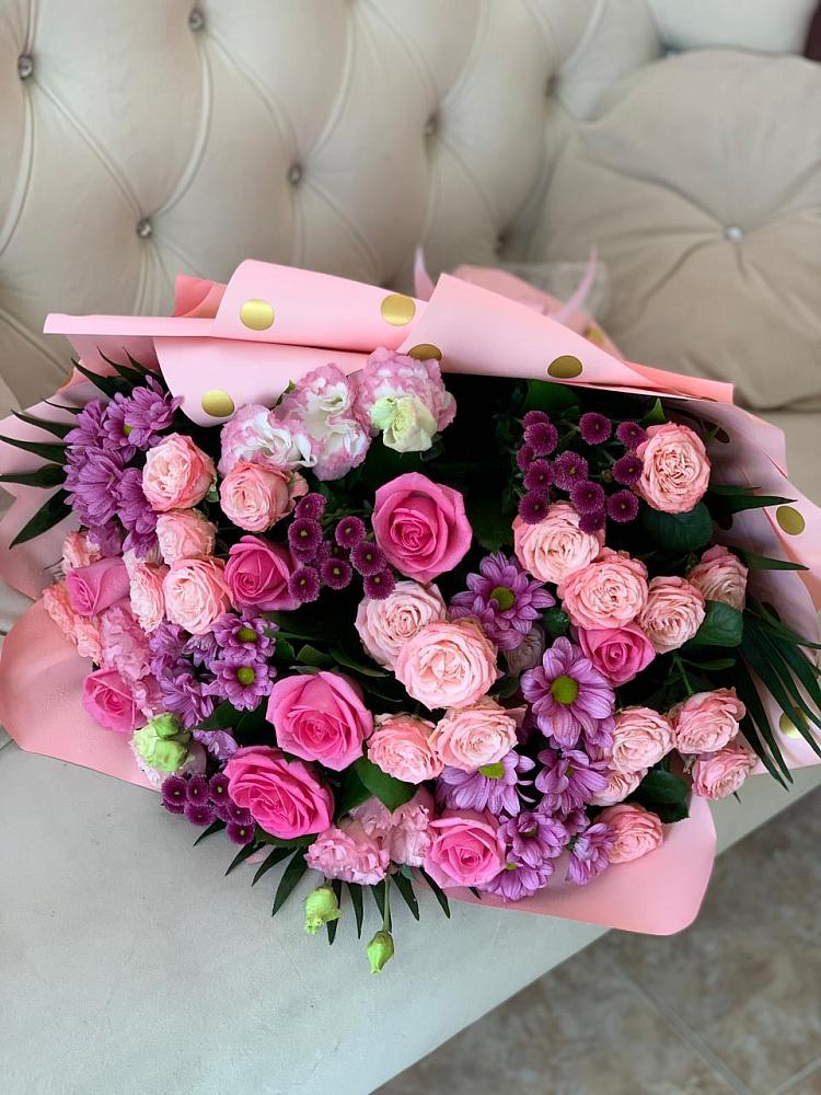 Букет цветов из: Хризантемы, Розы и Лизиантусы в Рахье