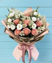 Букет цветов из:  Розы, Альстромерии и Лизиантусы в Рахье