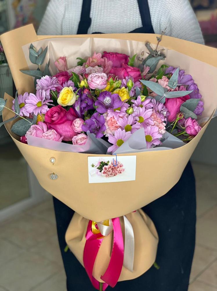 Букет цветов из: Хризантемы, Гвоздики и Альстромерии в Рахье