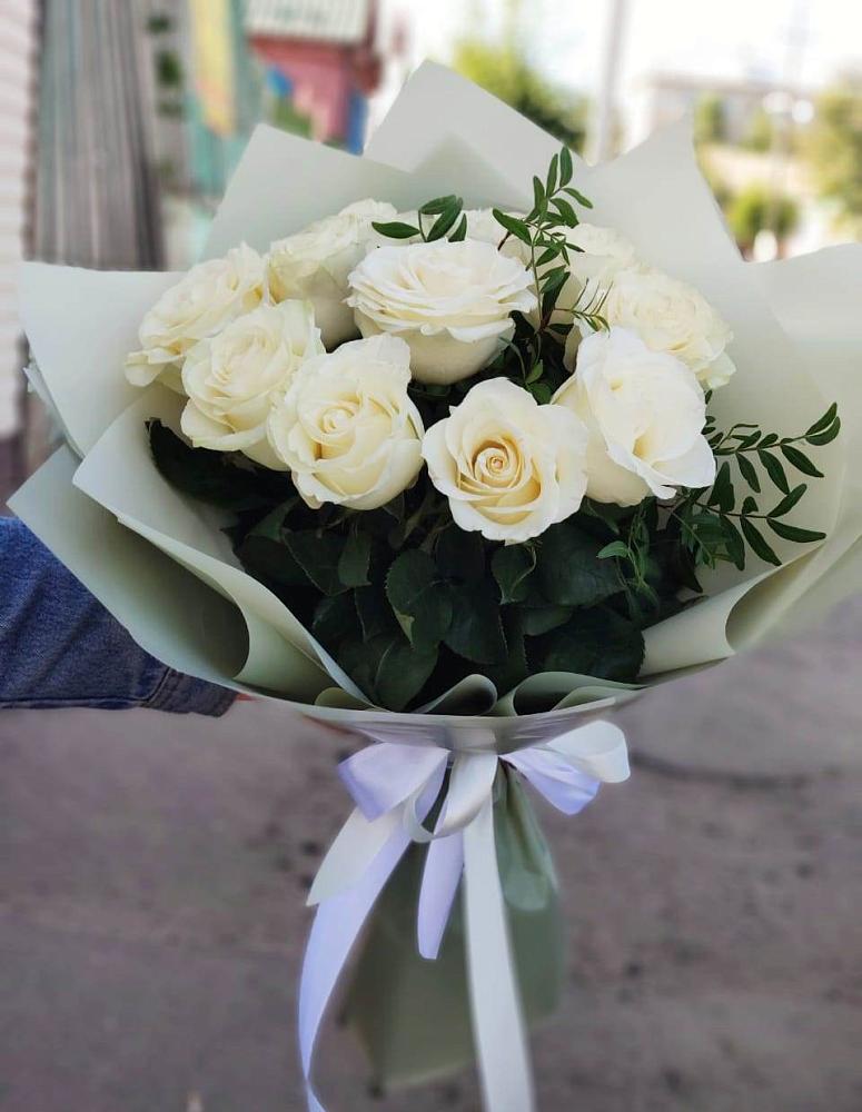 Букет Белые розы Проуд в Рахье