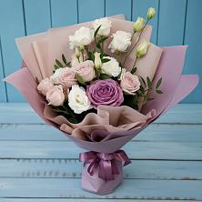 Букет цветов из:  Розы и Лизиантусы в Рахье