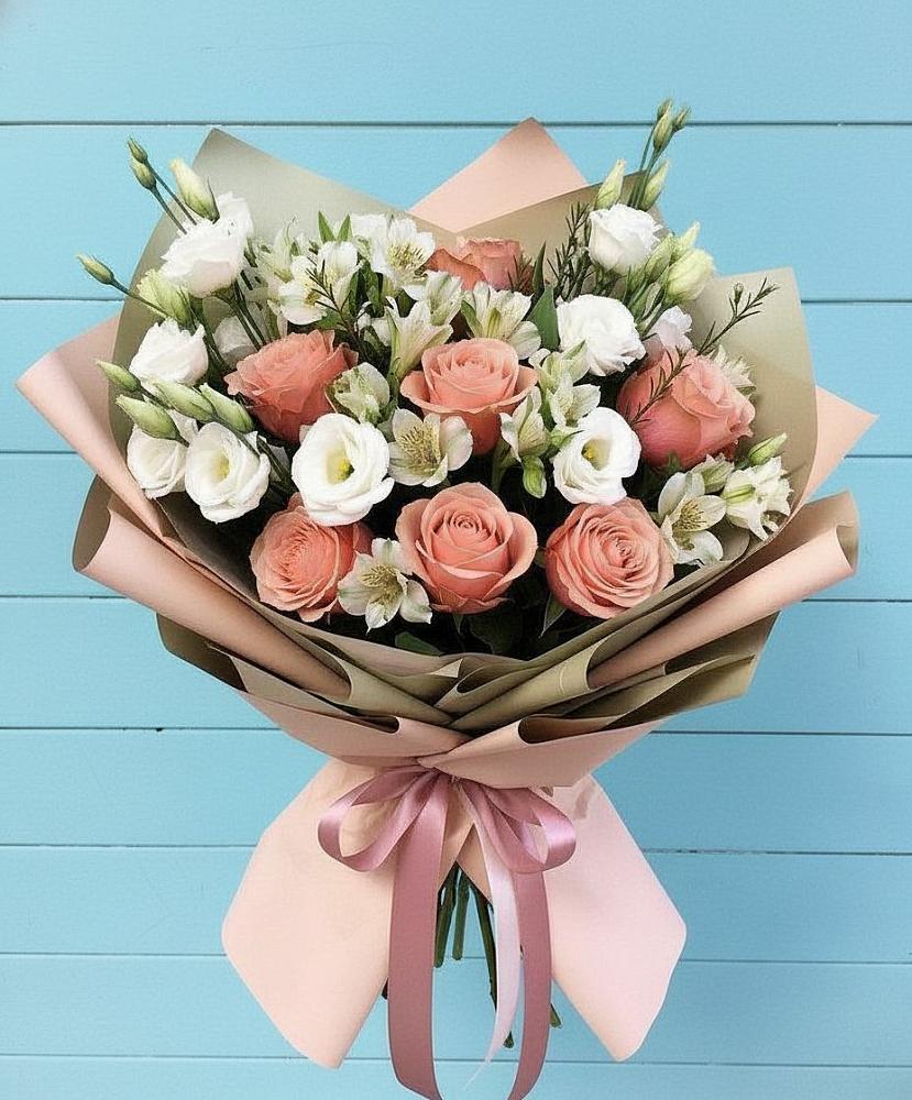 Букет цветов из: Розы, Альстромерии и Лизиантусы в Рахье