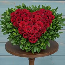 Цветочная композиция из Розы в виде сердца в Рахье