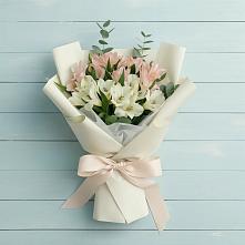 Букет цветов из:  Альстромерии в Рахье