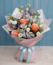 Букет цветов из:  Лизиантусы, Розы, Альстромерии и Гипсофила в Рахье
