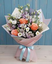 Букет цветов из:  Лизиантусы, Розы, Альстромерии и Гипсофила в Рахье