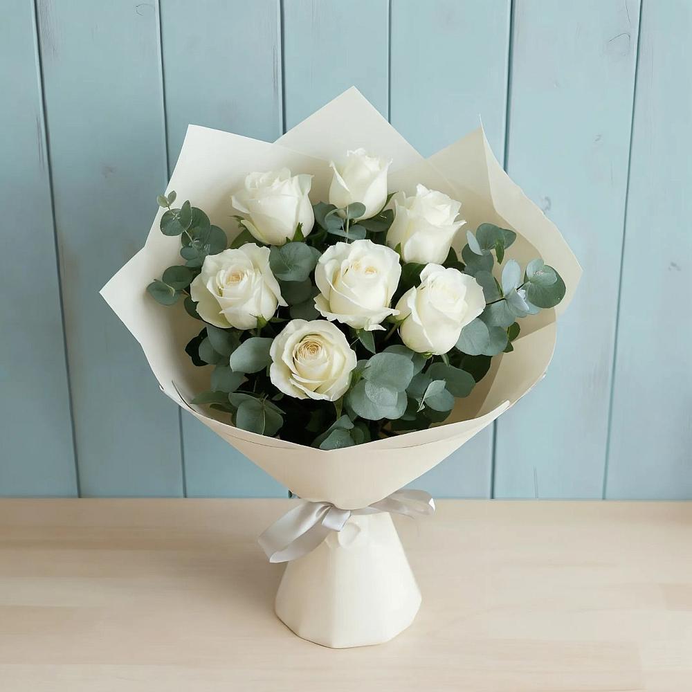 Букет Белые розы в Эвкалипте в Рахье