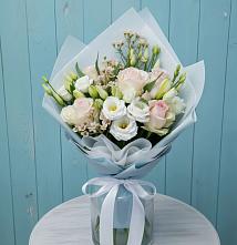 Букет цветов из:  Розы и Лизиантусы в Рахье