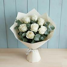 Букет Белые розы в Эвкалипте в Рахье