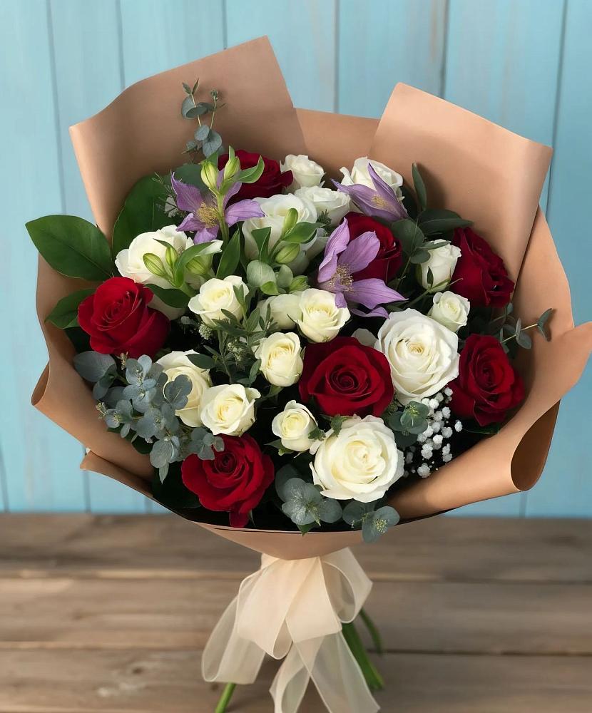 Букет цветов из: Розы и Альстромерии в Рахье