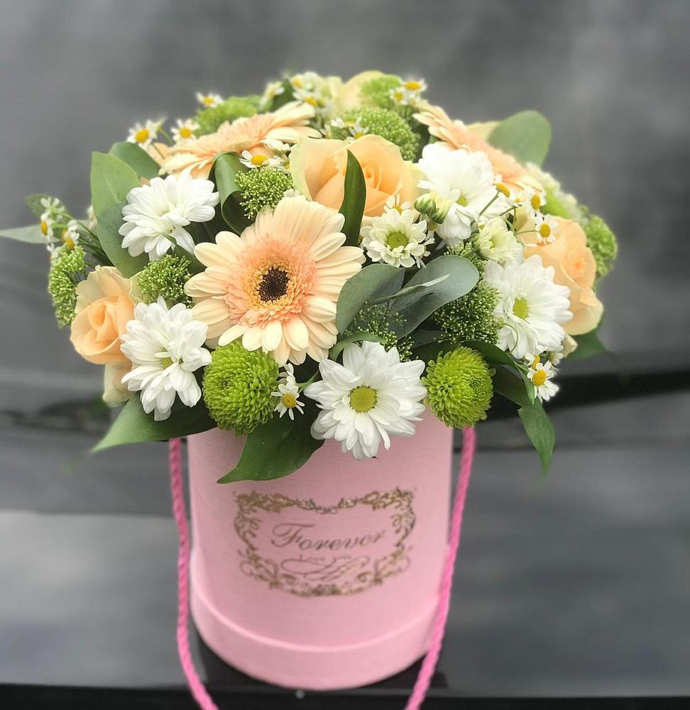 Цветочная композиция из Розы, Герберы и Хризантемы в шляпной коробке в Рахье