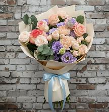 Букет цветов из:  Розы, Лизиантусы и Гвоздики #REPLACE_PRED# Рахье